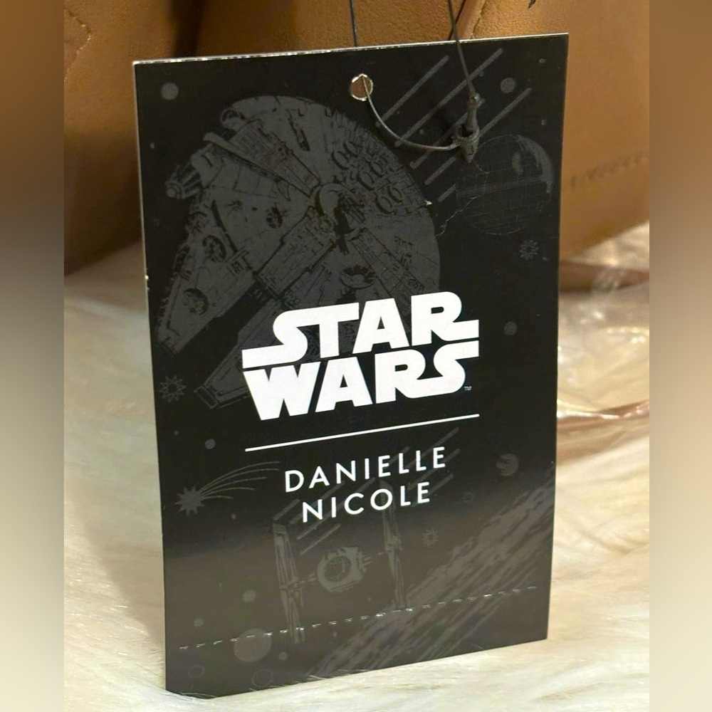 Star Wars: The Mandalorian The Child Species Unknown Crossbody - Picture 9 of 13